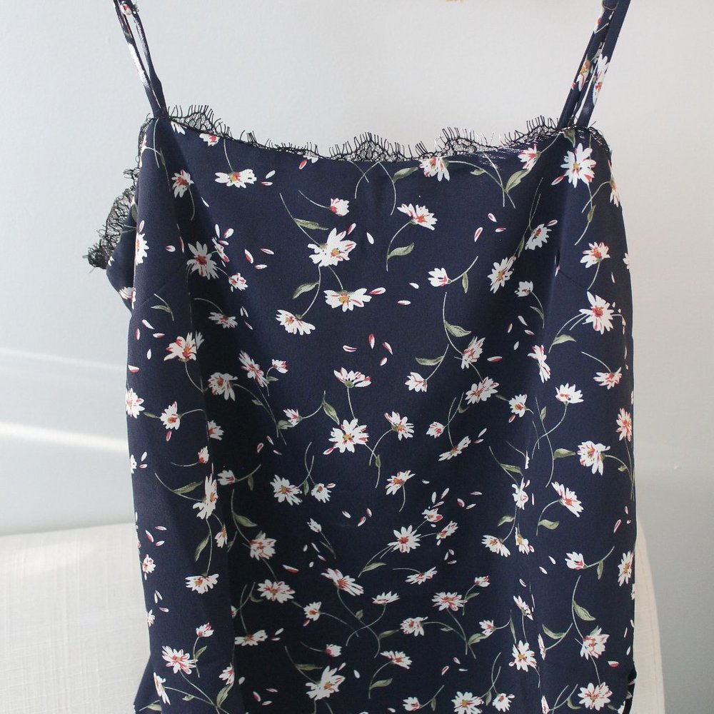Heartloom navy blue daisy tank XS